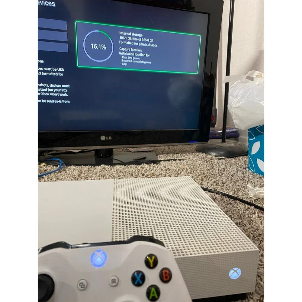 Microsoft Xbox One S 500GB White Console With Controller + Wires Tested